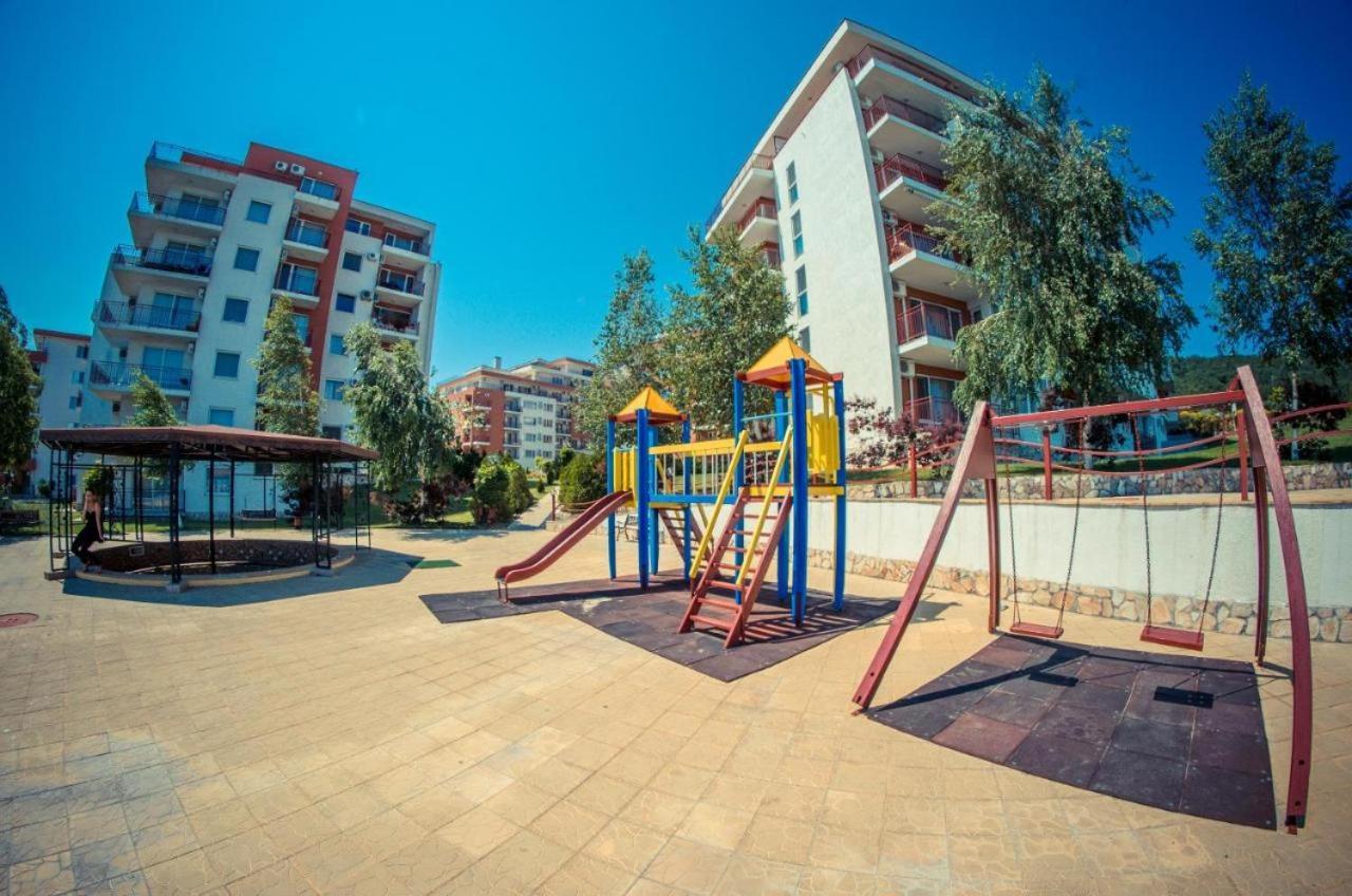 Beautiful Apartment Right By The Sea, Sveti Vlas Dış mekan fotoğraf