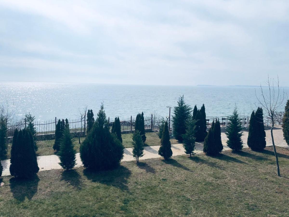 Beautiful Apartment Right By The Sea, Sveti Vlas Dış mekan fotoğraf