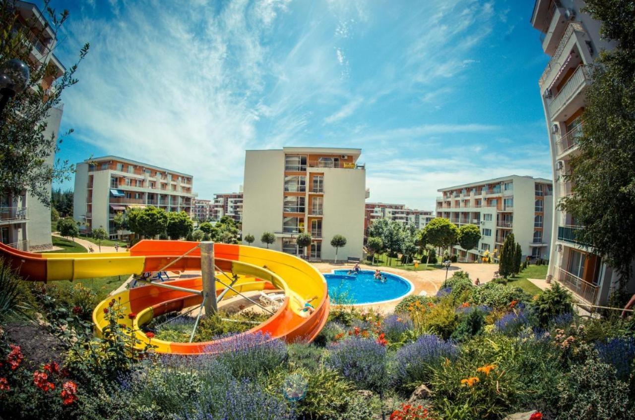 Beautiful Apartment Right By The Sea, Sveti Vlas Dış mekan fotoğraf