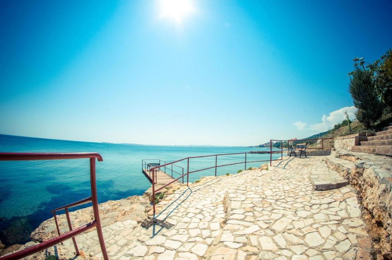 Beautiful Apartment Right By The Sea, Sveti Vlas Dış mekan fotoğraf